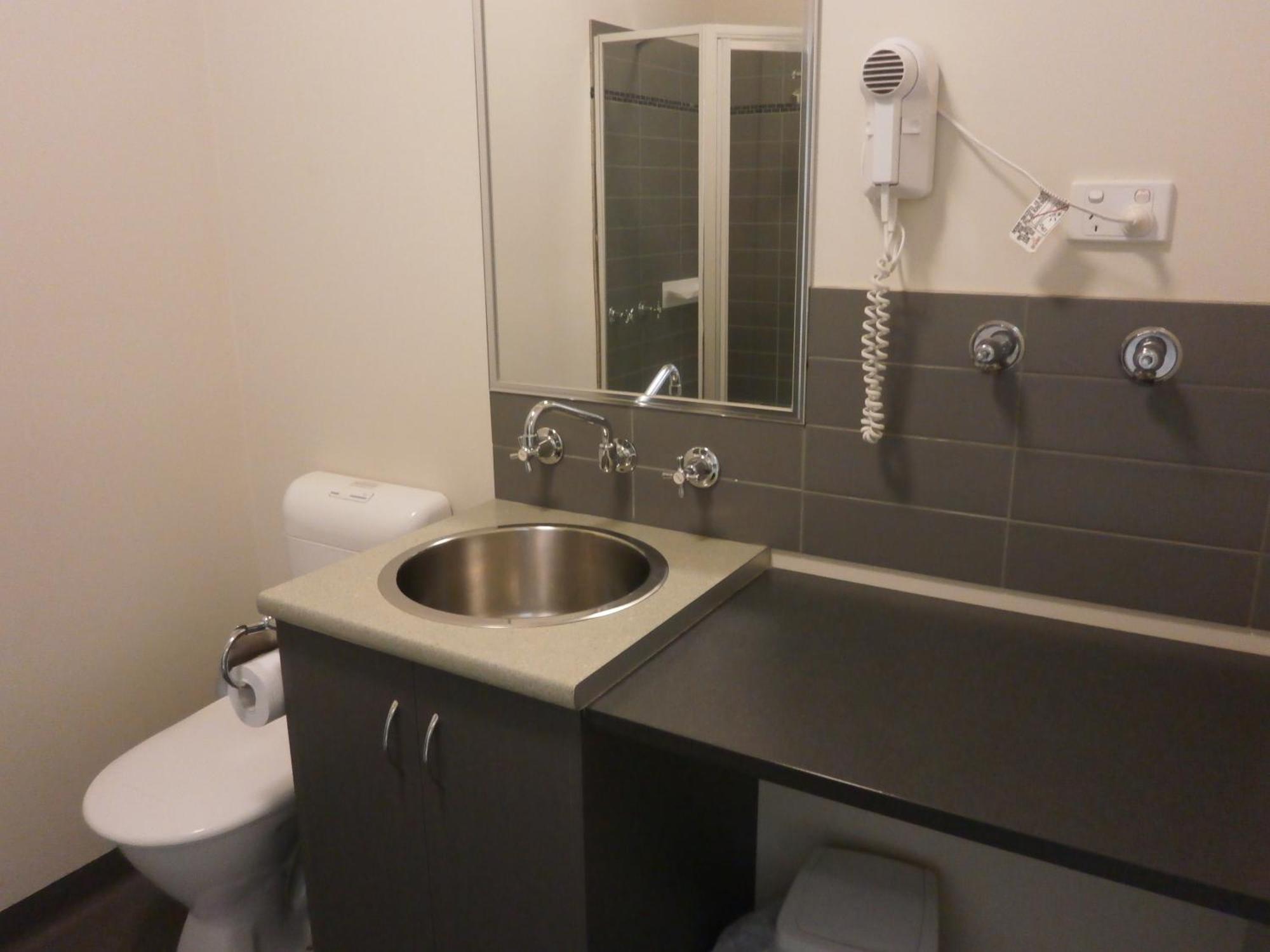 Three-Bedroom Apartment,825809708:JPEG